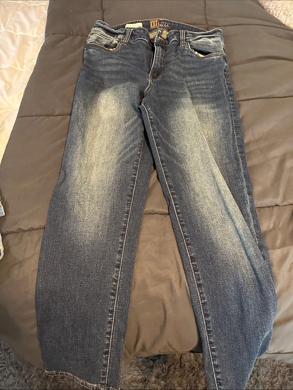 Kut from the Kloth Women's Straight Leg Jeans in Medium Dark Blue Wash